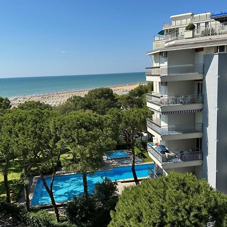 Residenza Marco Polo Lägenhet Lignano Sabbiadoro Exteriör bild